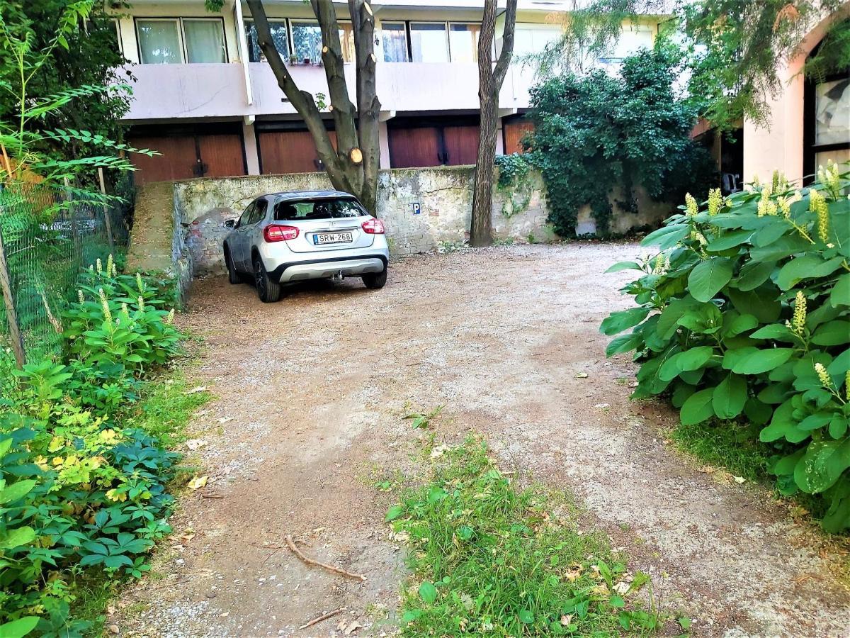 Lena Apartman - Еґер Екстер'єр фото