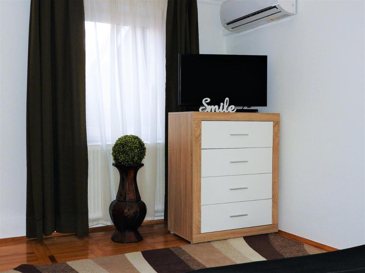 Lena Apartman - Еґер Екстер'єр фото