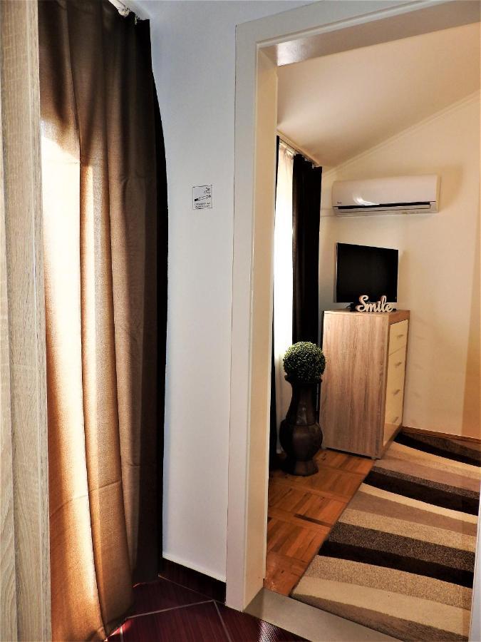 Lena Apartman - Еґер Екстер'єр фото