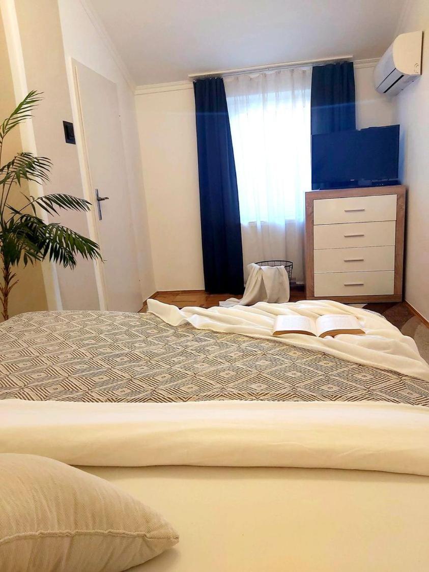 Lena Apartman - Еґер Екстер'єр фото