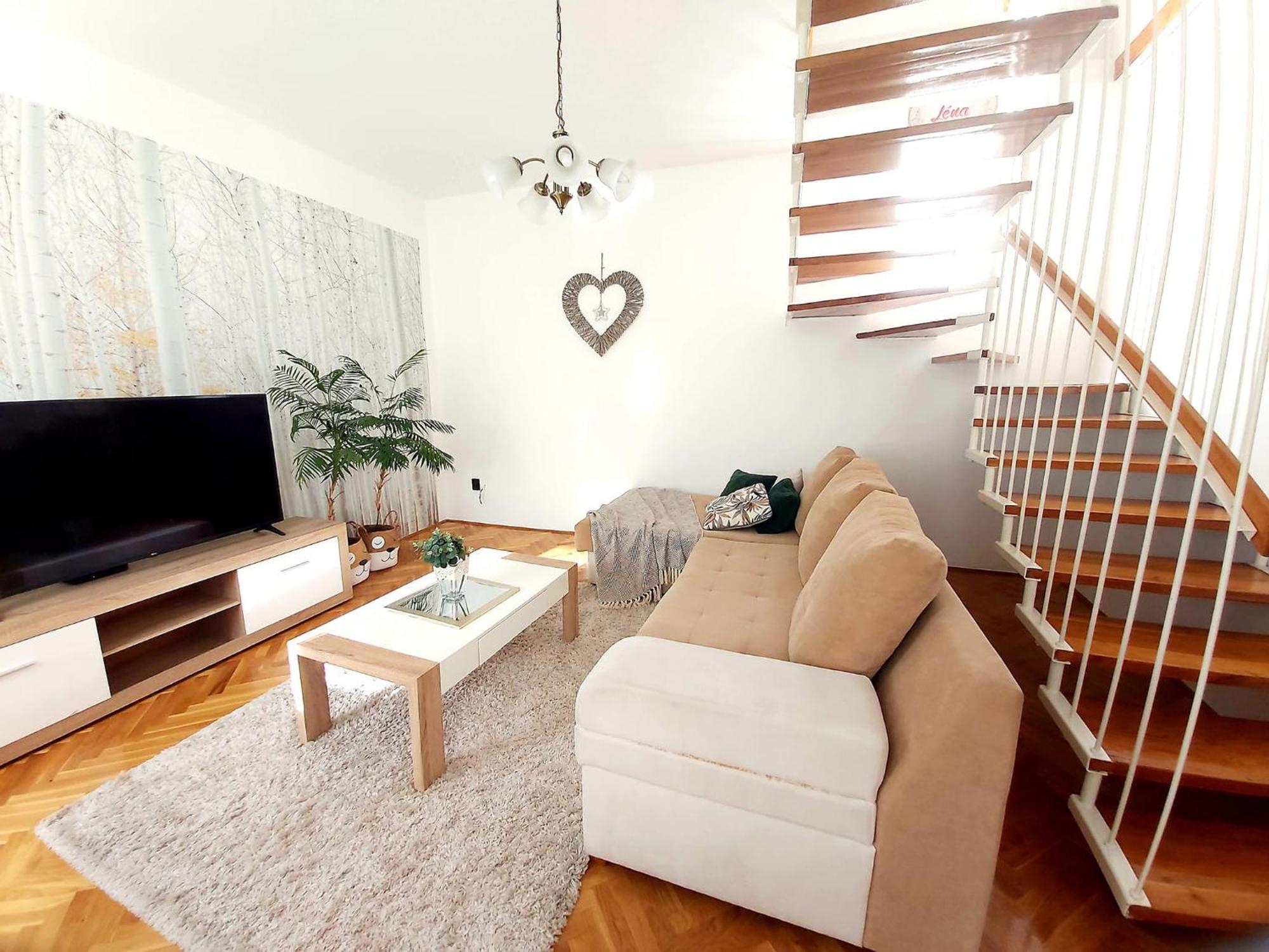Lena Apartman - Еґер Екстер'єр фото
